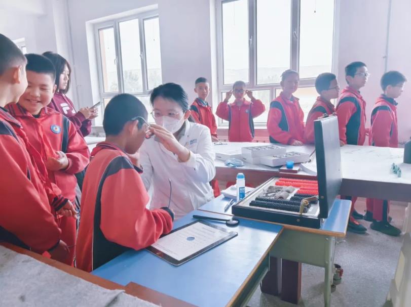 “睛彩明眸”公益團(tuán)隊(duì)助力榆中、莊浪縣兒童青少眼健康